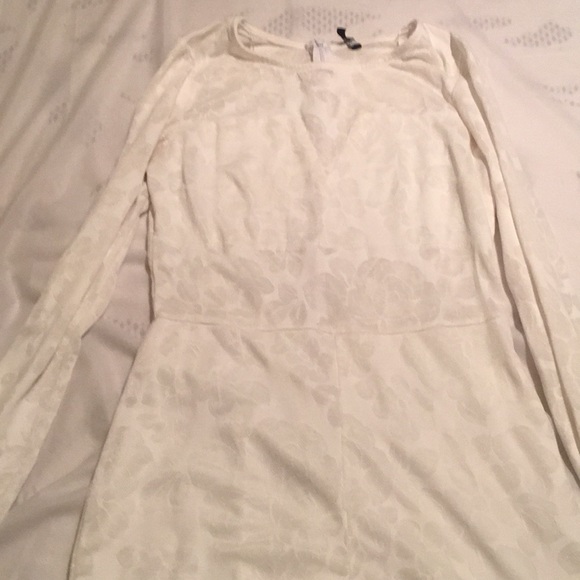 Romper - Picture 2 of 4